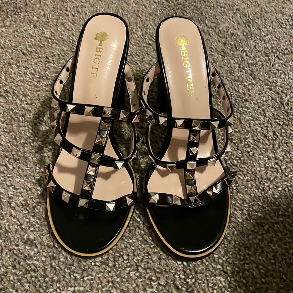 Black Sandal